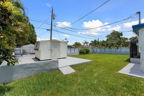 7281 SW 13th Terrace Miami FL 33144
