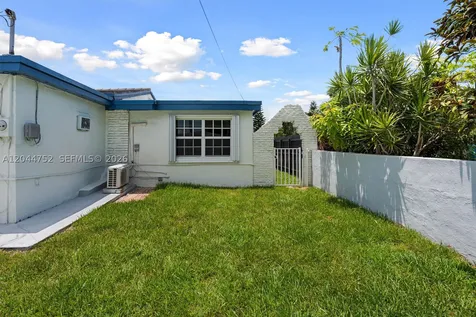 7281 SW 13th Terrace Miami FL 33144