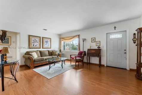 7281 SW 13th Terrace Miami FL 33144