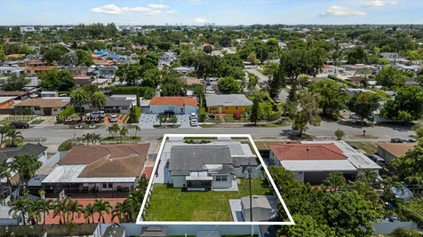7281 SW 13th Terrace Miami FL 33144
