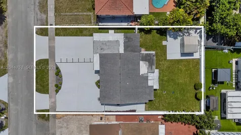 7281 SW 13th Terrace Miami FL 33144