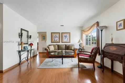 7281 SW 13th Terrace Miami FL 33144