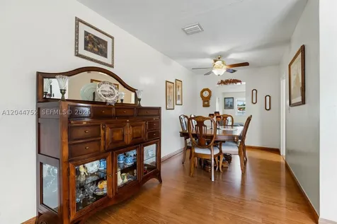 7281 SW 13th Terrace Miami FL 33144
