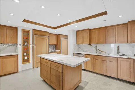 5025 Collins Avenue Miami Beach FL 33140