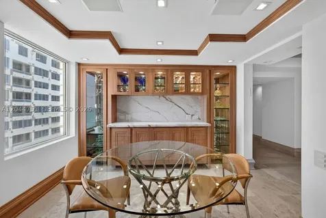 5025 Collins Avenue Miami Beach FL 33140