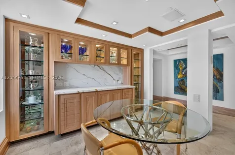 5025 Collins Avenue Miami Beach FL 33140