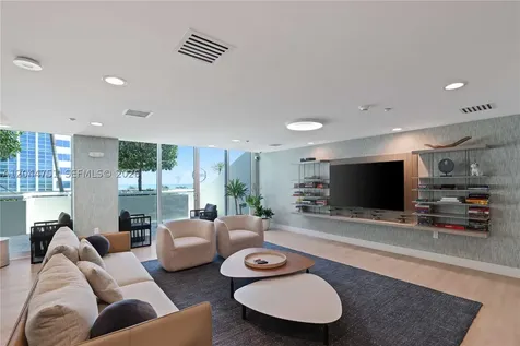 5025 Collins Avenue Miami Beach FL 33140