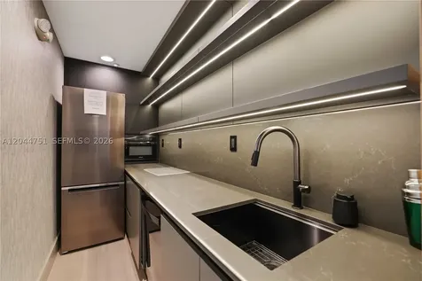 5025 Collins Avenue Miami Beach FL 33140