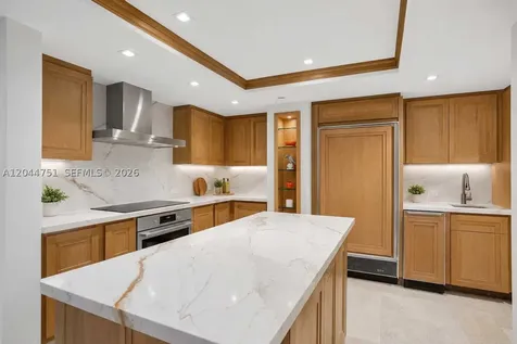 5025 Collins Avenue Miami Beach FL 33140