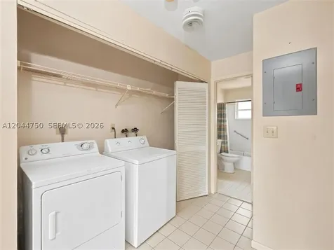 211 SE 10th Street Hallandale Beach FL 33009