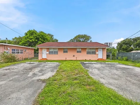 211 SE 10th Street Hallandale Beach FL 33009