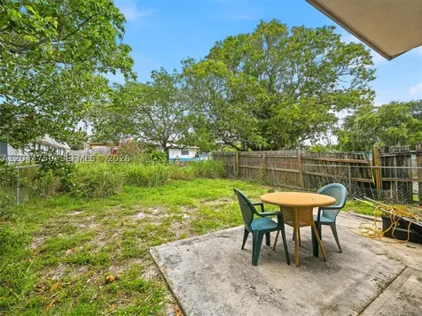 211 SE 10th Street Hallandale Beach FL 33009