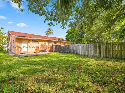 211 SE 10th Street Hallandale Beach FL 33009