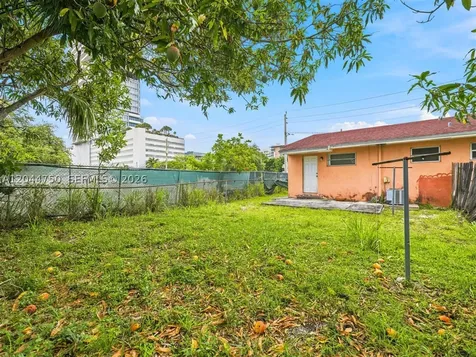 211 SE 10th Street Hallandale Beach FL 33009