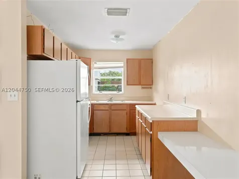 211 SE 10th Street Hallandale Beach FL 33009