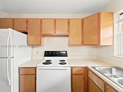 211 SE 10th Street Hallandale Beach FL 33009