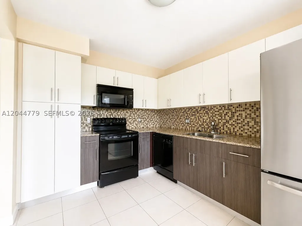 405 Lakeview Drive Weston FL 33326