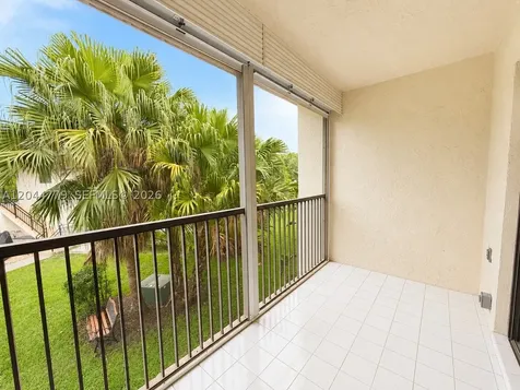 405 Lakeview Drive Weston FL 33326