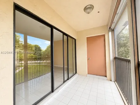 405 Lakeview Drive Weston FL 33326