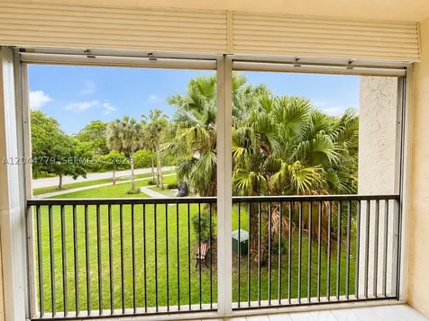 405 Lakeview Drive Weston FL 33326