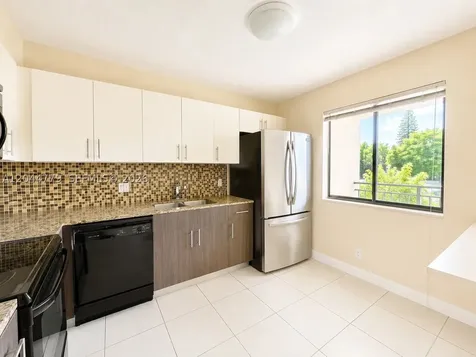 405 Lakeview Drive Weston FL 33326