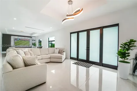 9630 SW 10th Terrace Miami FL 33174
