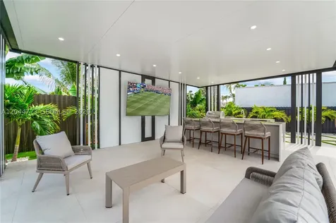 9630 SW 10th Terrace Miami FL 33174