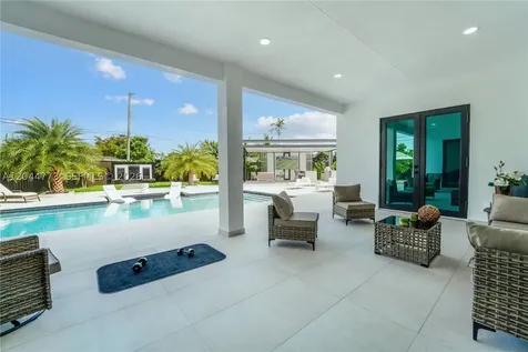 9630 SW 10th Terrace Miami FL 33174