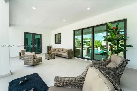 9630 SW 10th Terrace Miami FL 33174