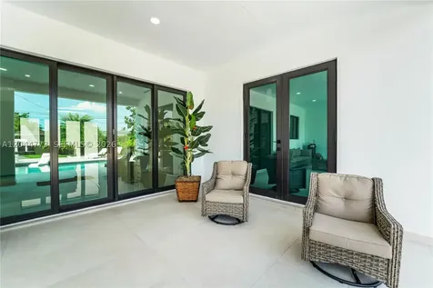 9630 SW 10th Terrace Miami FL 33174