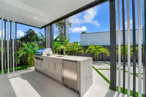 9630 SW 10th Terrace Miami FL 33174