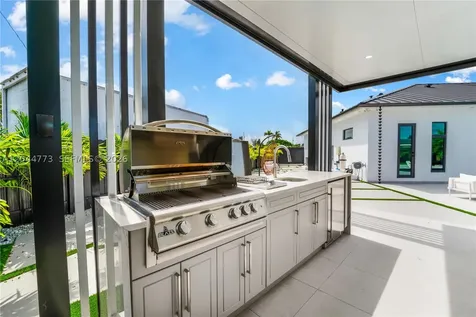 9630 SW 10th Terrace Miami FL 33174