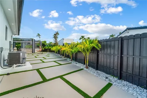9630 SW 10th Terrace Miami FL 33174