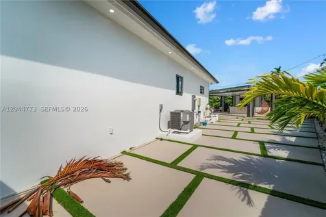 9630 SW 10th Terrace Miami FL 33174