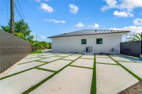 9630 SW 10th Terrace Miami FL 33174