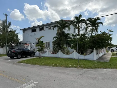 101 E 51st Place Hialeah FL 33013