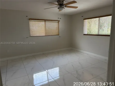 101 E 51st Place Hialeah FL 33013
