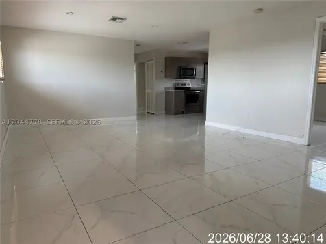 101 E 51st Place Hialeah FL 33013