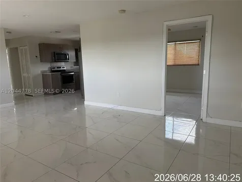 101 E 51st Place Hialeah FL 33013