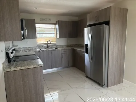 101 E 51st Place Hialeah FL 33013
