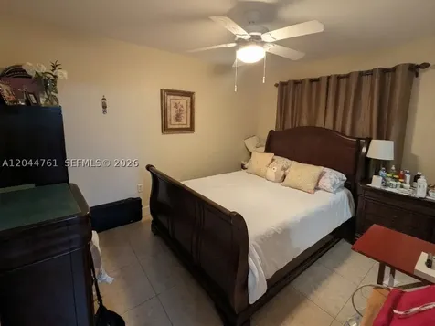 21 E 3rd Street Hialeah FL 33010