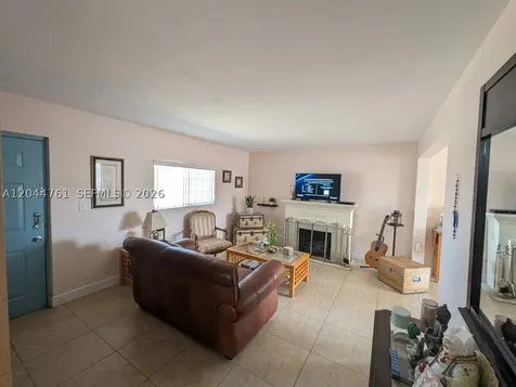 21 E 3rd Street Hialeah FL 33010