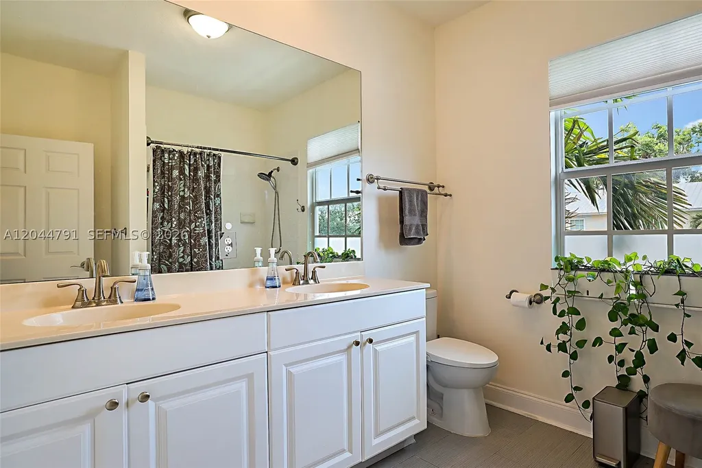 4216 Leo Lane Palm Beach Gardens FL 33410