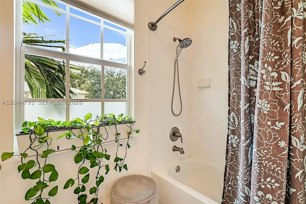 4216 Leo Lane Palm Beach Gardens FL 33410