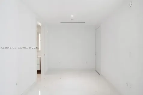 300 Biscayne Blvd Way Miami FL 33131