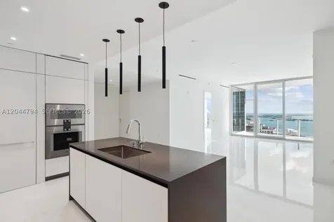 300 Biscayne Blvd Way Miami FL 33131