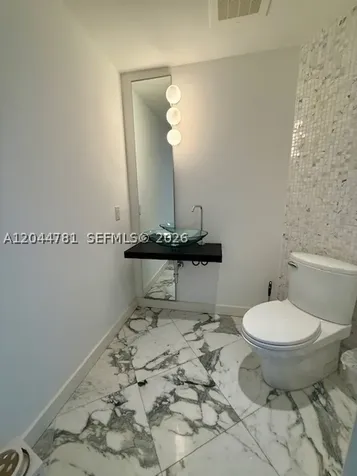 200 Biscayne Boulevard Way Miami FL 33131