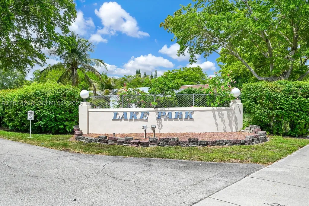 942 NE 199th Street Miami FL 33179