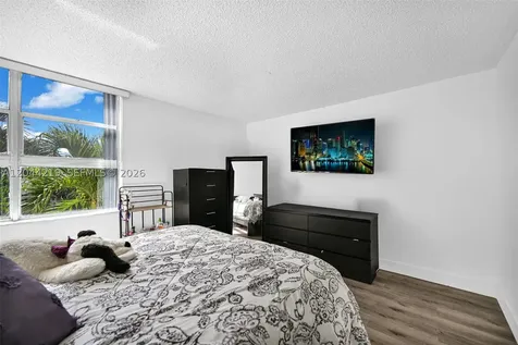 942 NE 199th Street Miami FL 33179
