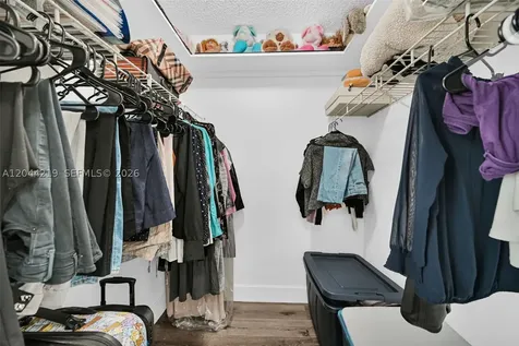 942 NE 199th Street Miami FL 33179